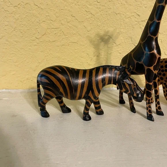 Handcrafted Animal Figurines Set - Picture 2 of 6
